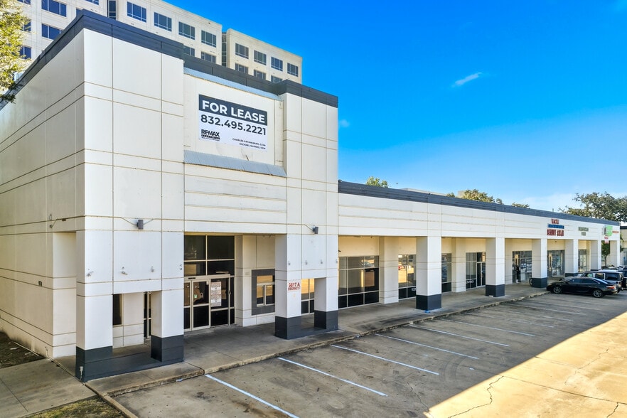 The Retail Centre On Bissonnet - Convenience Store