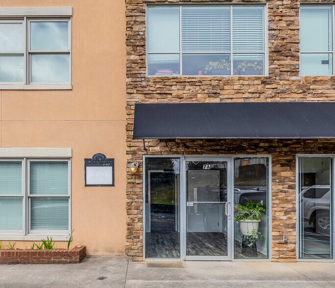 300 John St, Greer, SC for sale - Building Photo - Image 1 of 1