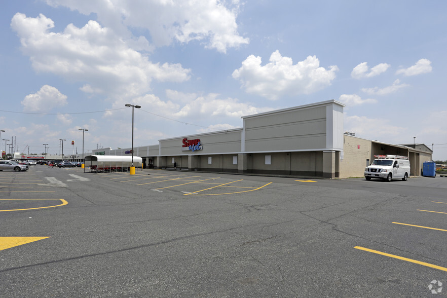 3801 Aramingo Ave, Philadelphia, PA for lease - Building Photo - Image 1 of 9