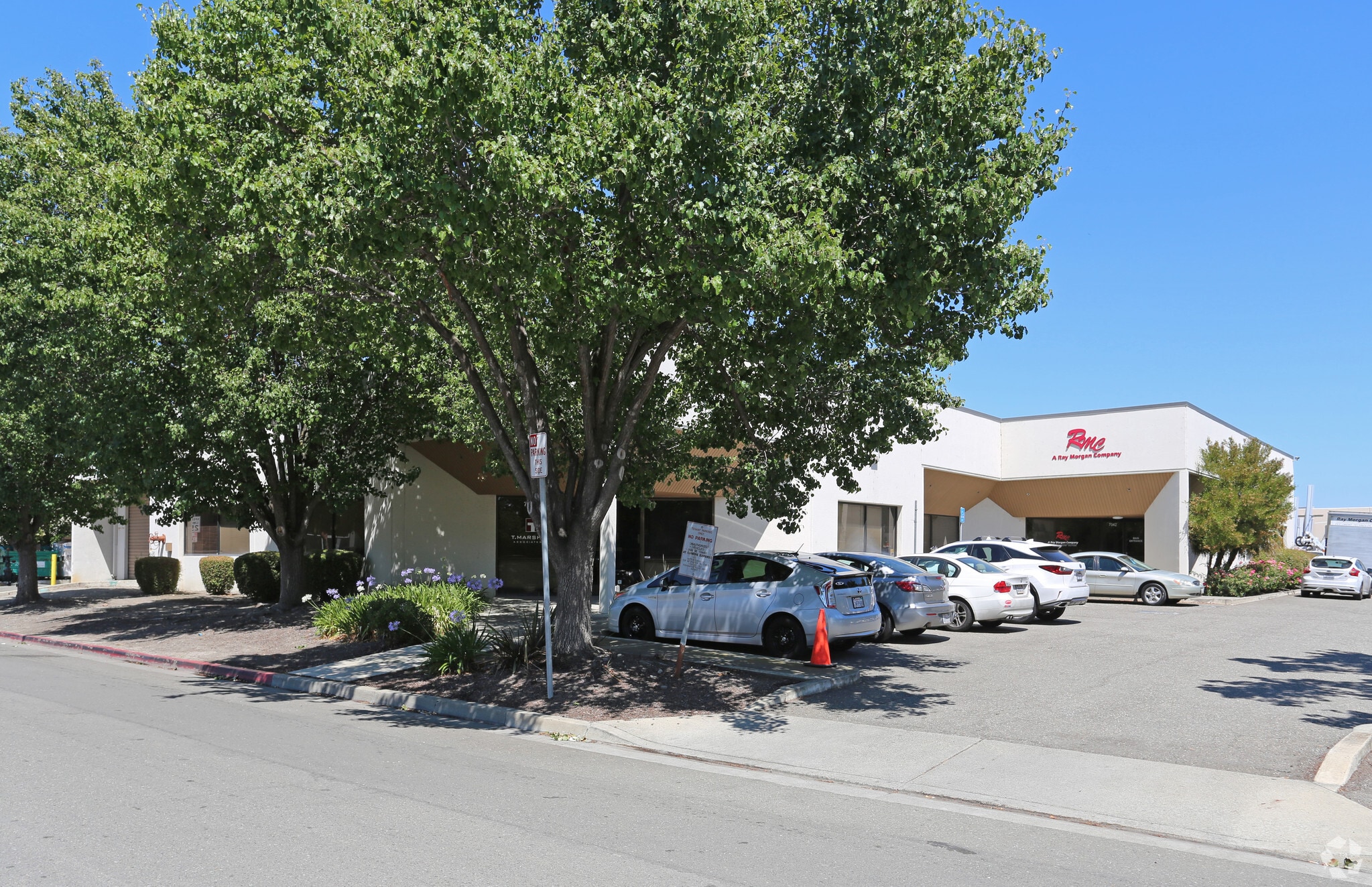 7042 Commerce Cir, Pleasanton, CA for lease Primary Photo- Image 1 of 6
