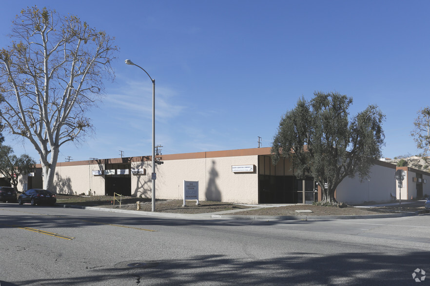 255 Easy St, Simi Valley, CA for lease - Primary Photo - Image 1 of 8