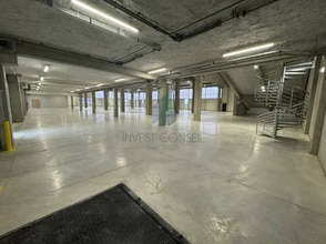 Flex in Tremblay-en-France for lease Interior Photo- Image 2 of 12