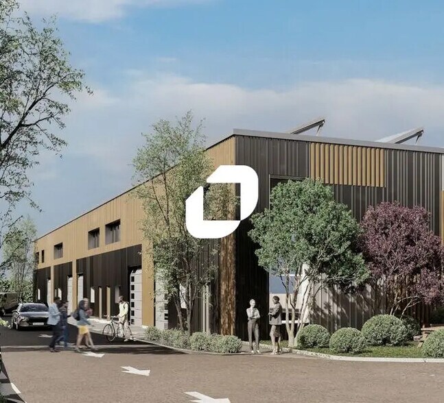 Flex in Amblainville for sale - Building Photo - Image 1 of 6