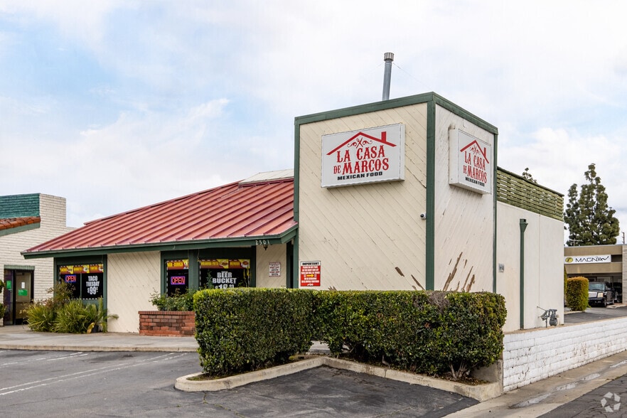 2521-2525 N Grand Ave, Santa Ana, CA for lease - Building Photo - Image 3 of 4