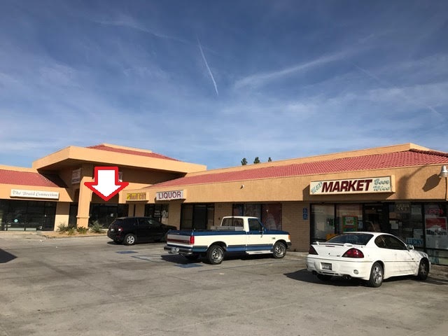 16530 Green Tree Blvd, Victorville, CA for lease - Building Photo - Image 2 of 4