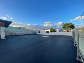 674 Ahua St, Honolulu, HI for lease Building Photo- Image 2 of 3