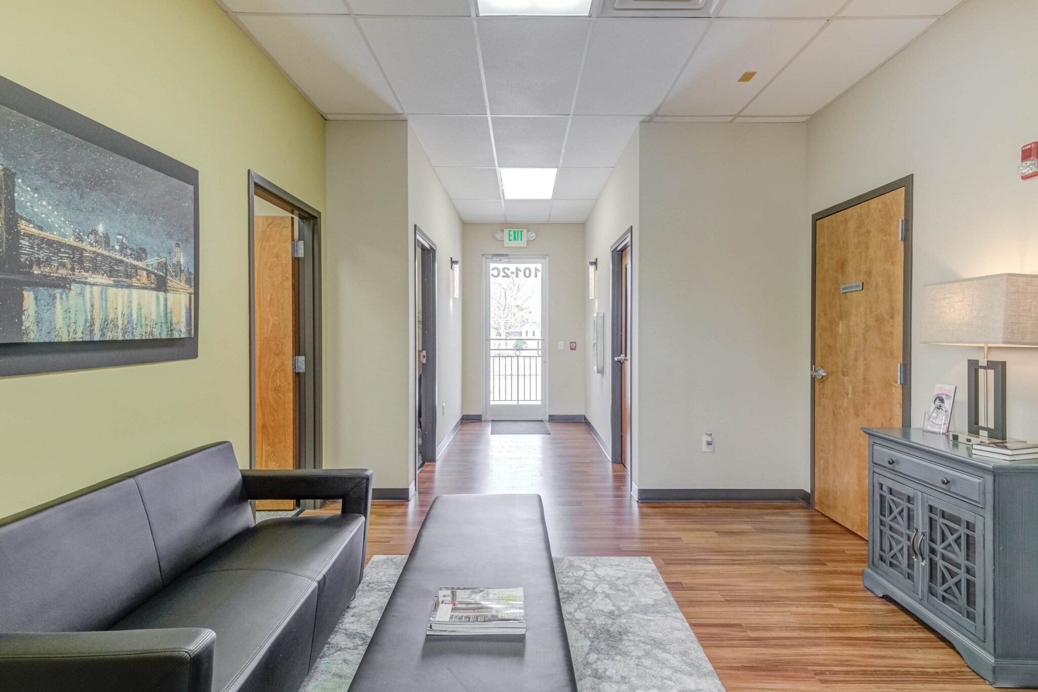 101 E Market St, Smithfield, NC for lease Lobby- Image 1 of 7