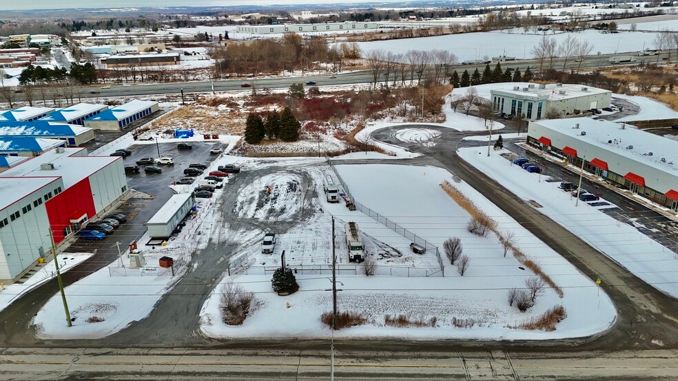 350 Lake Rd, Bowmanville, ON for sale - Building Photo - Image 2 of 14