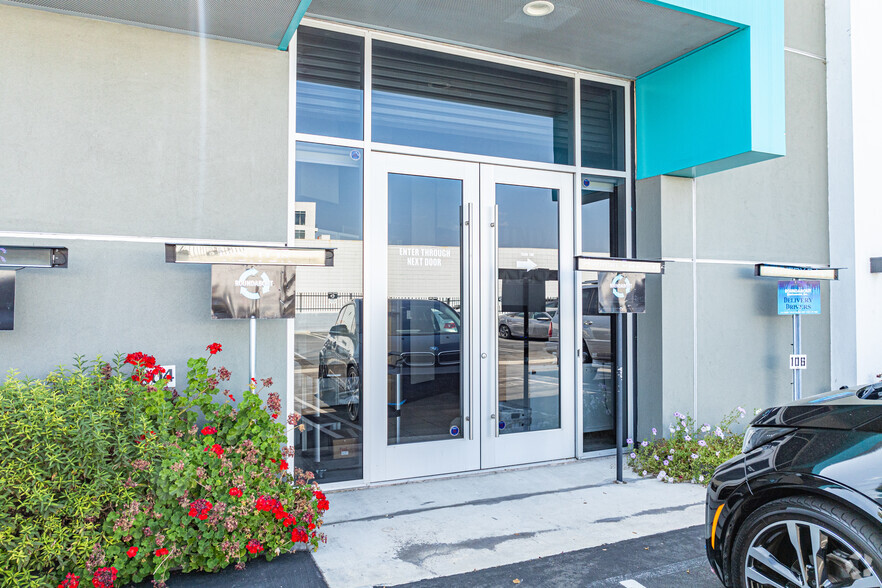 217-277 S Lake St, Burbank, CA for sale - Building Photo - Image 2 of 6