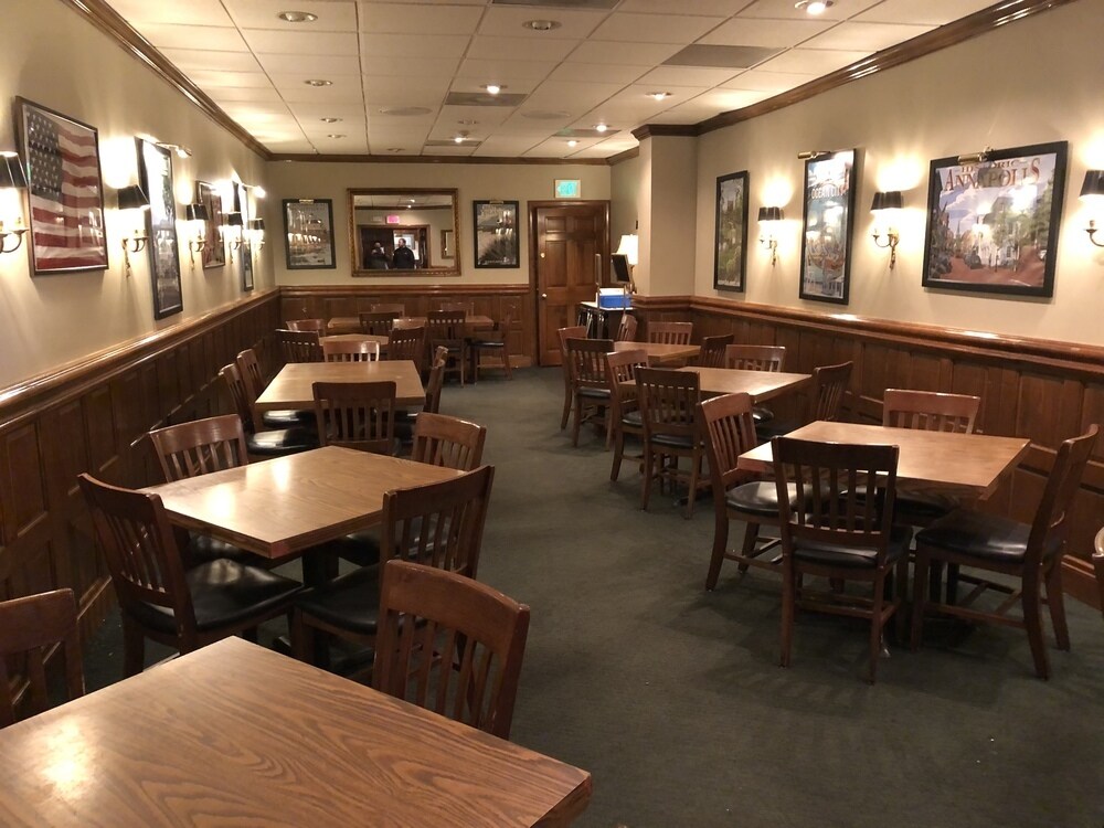 625 Greenway Rd, Glen Burnie, MD 21061 Sunset Restaurant