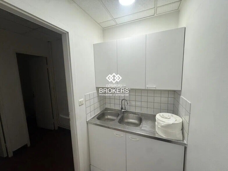 Industrial in Louvres for lease - Interior Photo - Image 3 of 7