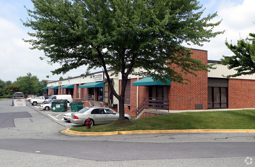13220 Wisteria Dr, Germantown, MD for lease - Lobby - Image 3 of 9