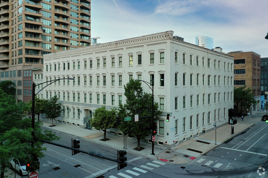 607 W Fulton St, Chicago, IL for lease - Primary Photo - Image 1 of 14