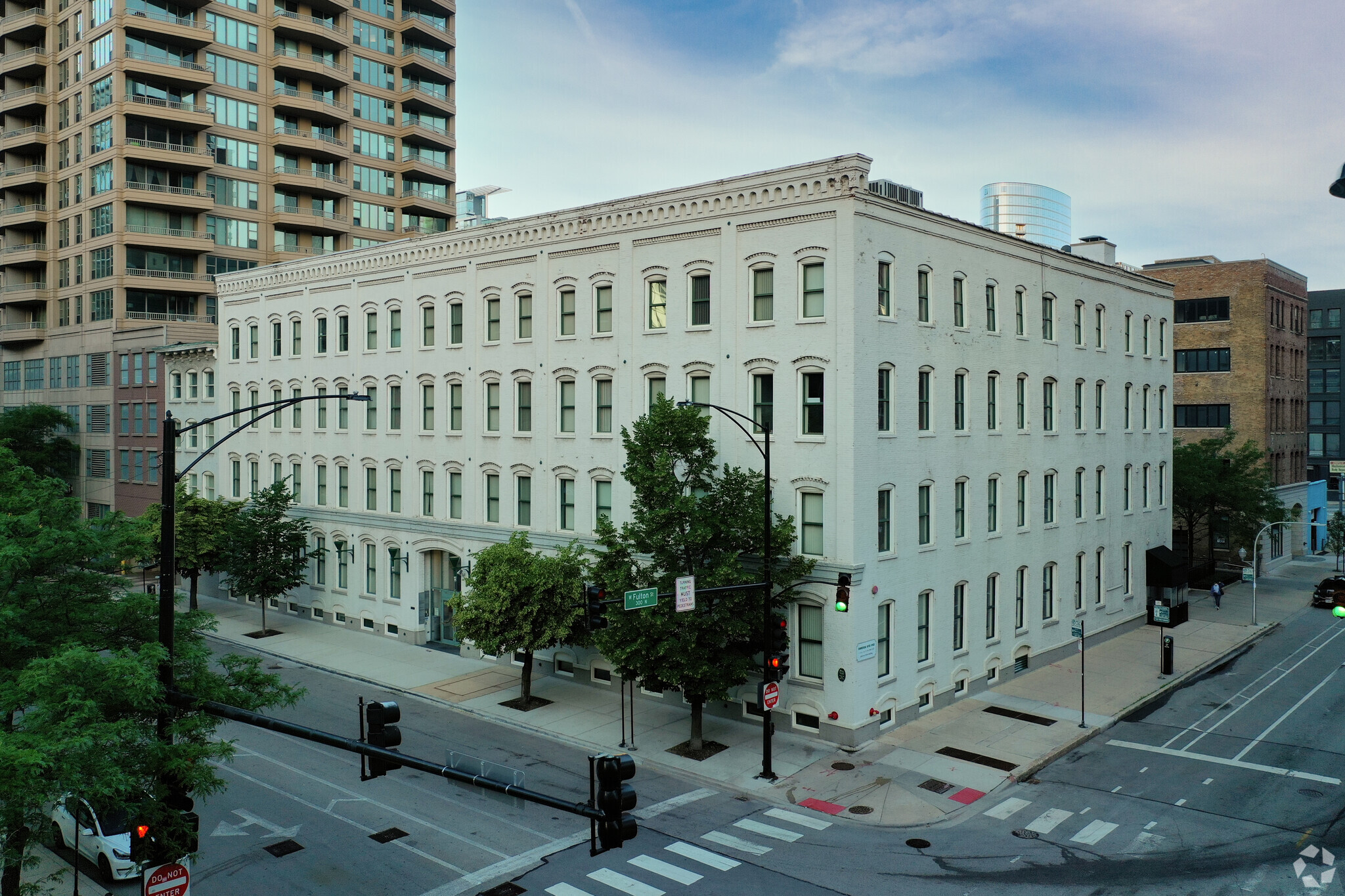 607 W Fulton St, Chicago, IL for lease Primary Photo- Image 1 of 15