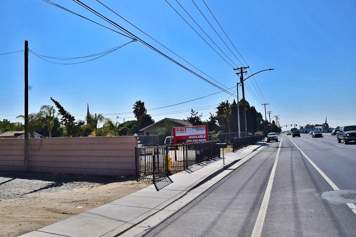 1356 E Whitmore Ave, Ceres, CA for sale Building Photo- Image 1 of 1