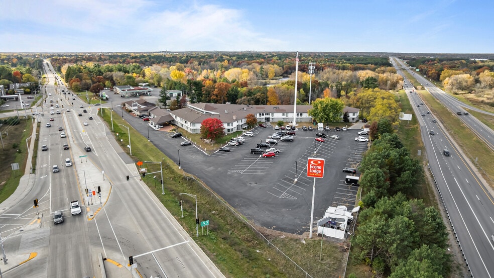 5110 Main St, Stevens Point, WI for sale - Building Photo - Image 1 of 26