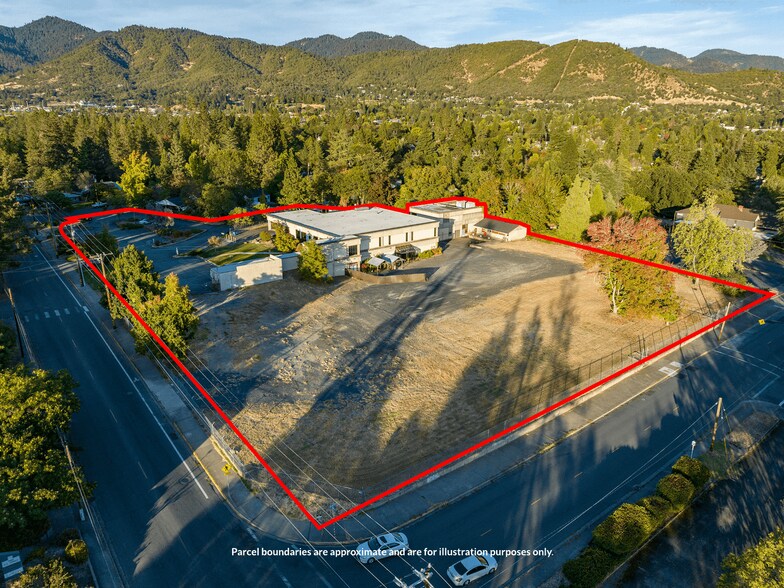 715 NW Dimmick St, Grants Pass, OR for sale - Building Photo - Image 2 of 68