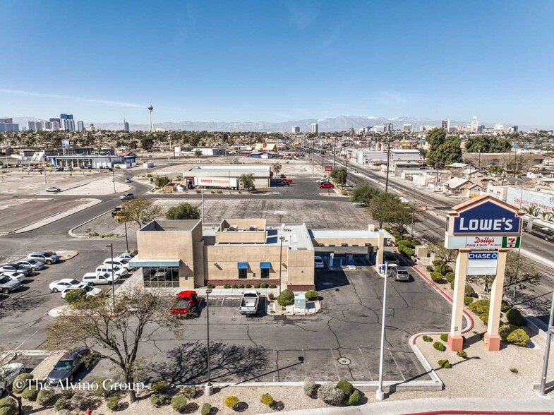 2865 E Charleston Blvd, Las Vegas, NV for lease - Building Photo - Image 2 of 6