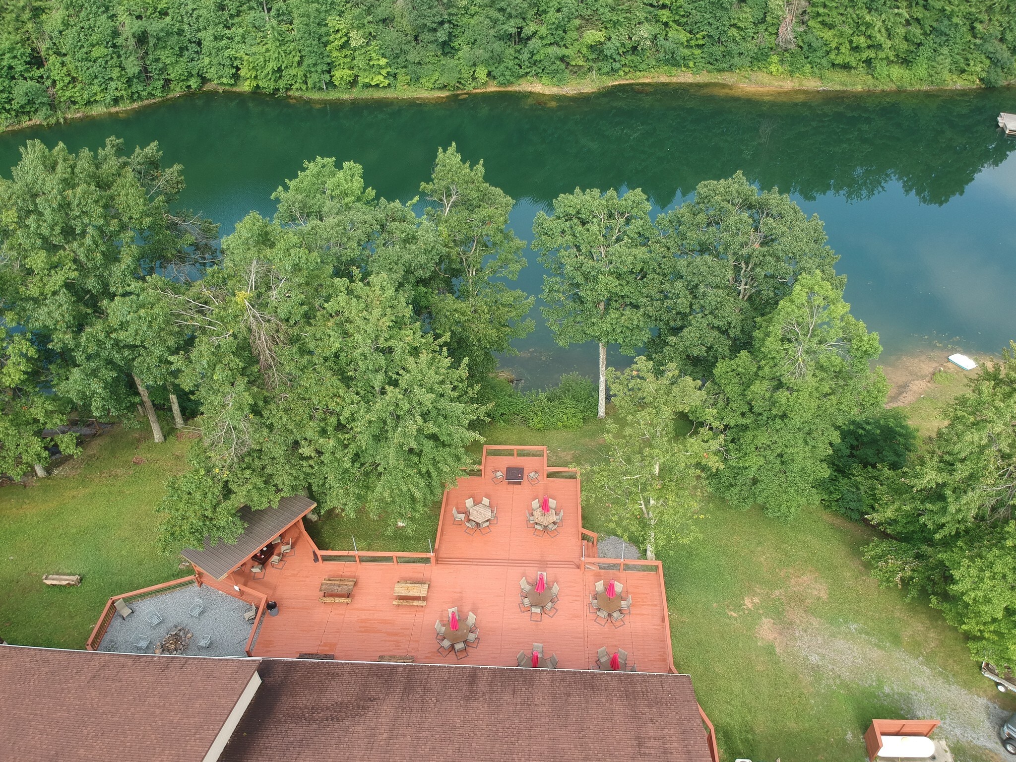 127 Lakeview Dr, Ghent, WV 25843 Skyline Lodge