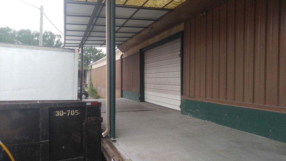 10 Dooley Ave, Savannah, GA for sale - Building Photo - Image 3 of 11