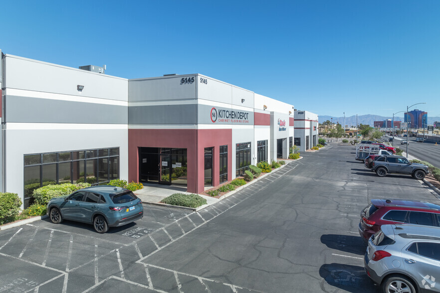 5145 S Valley View Blvd, Las Vegas, NV for lease - Building Photo - Image 2 of 12