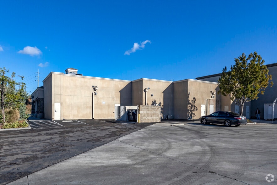 10625 Scripps Poway Pky, San Diego, CA for lease - Building Photo - Image 2 of 4