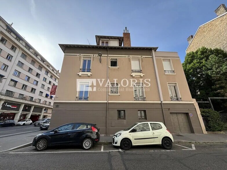 Flex in Lyon for lease - Building Photo - Image 2 of 16