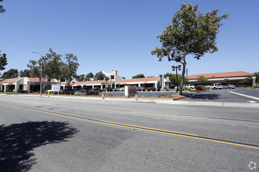 2315-2405 Michael Dr, Newbury Park, CA for lease - Building Photo - Image 3 of 4