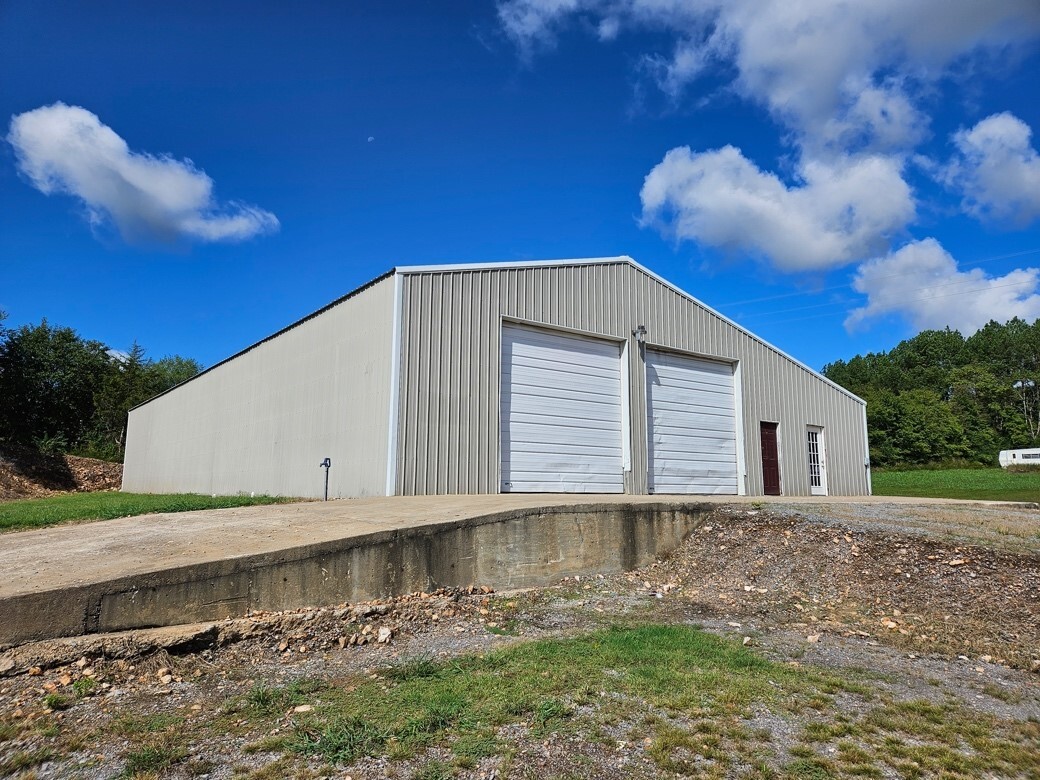 17314 Muskogee Ave, Tahlequah, OK for lease Building Photo- Image 1 of 2