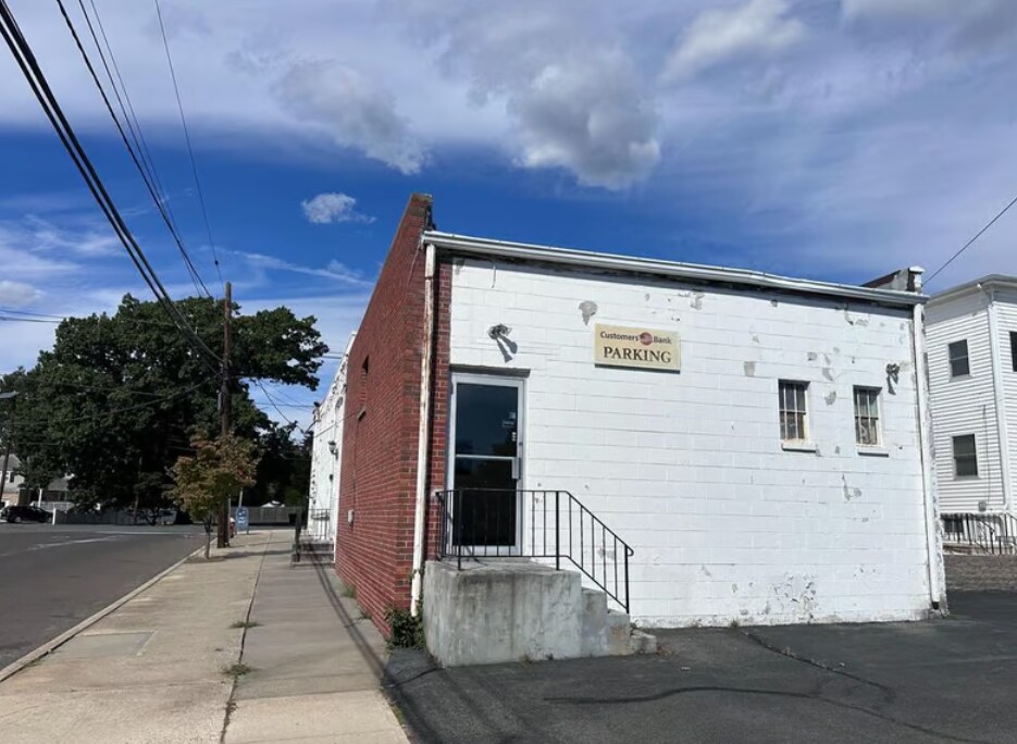 2419 Nottingham Way, Hamilton Square, NJ for sale Building Photo- Image 1 of 1