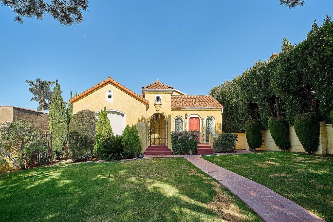 1325 S Longwood Ave, Los Angeles, CA 90019