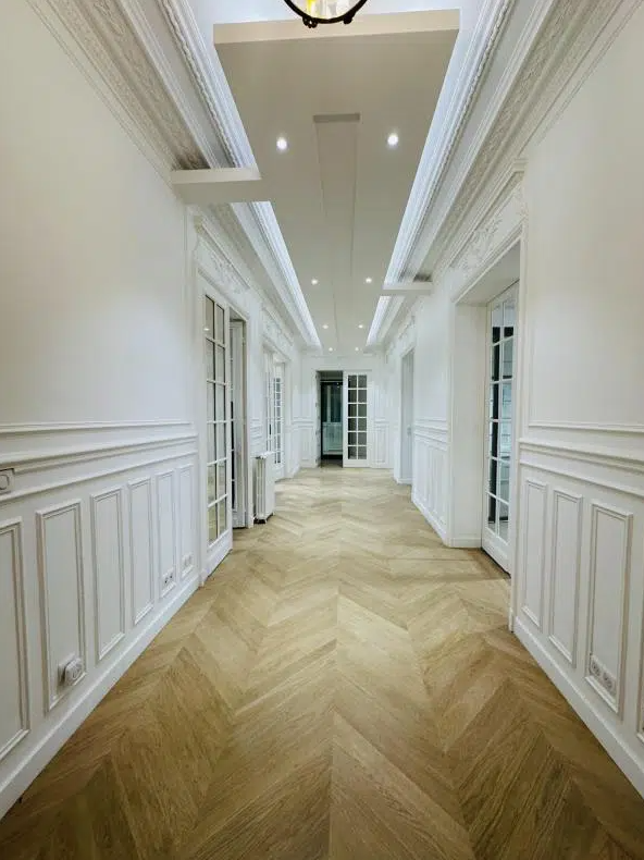 Office in Paris for lease Interior Photo- Image 1 of 10