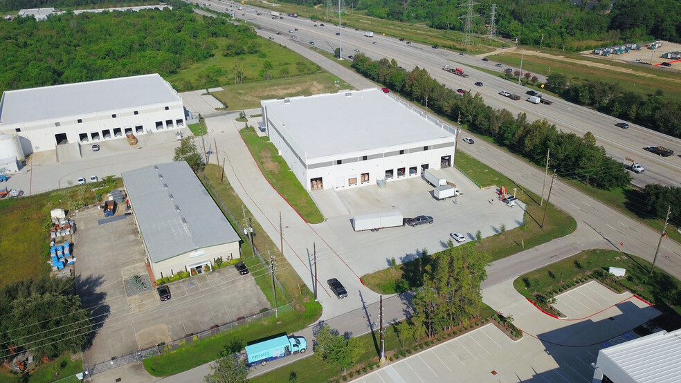 1401 N Sam Houston Pky W, Houston, TX for lease - Building Photo - Image 2 of 8