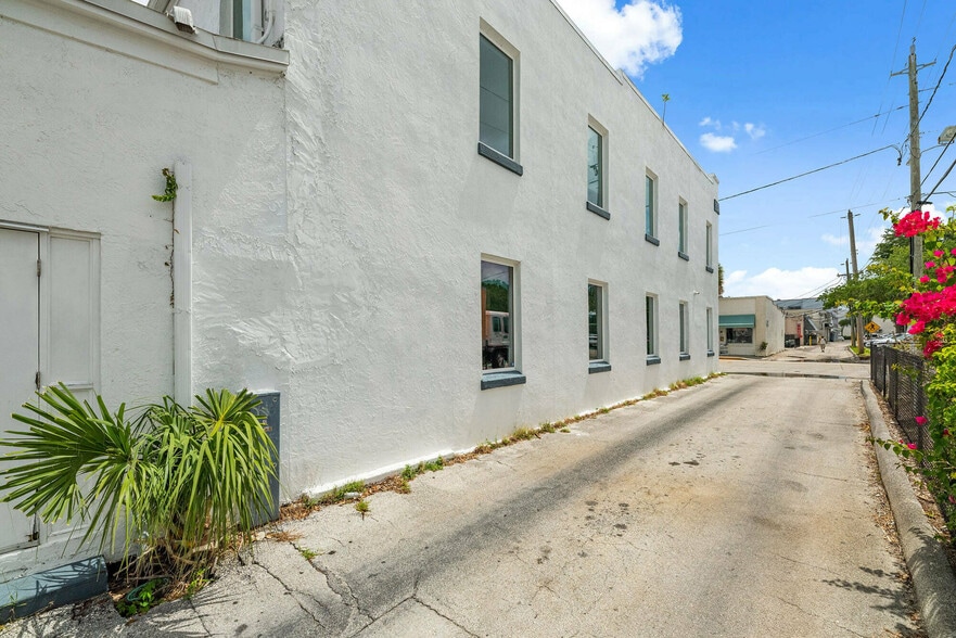 2006 Vernon Pl, Melbourne, FL for lease - Building Photo - Image 2 of 17