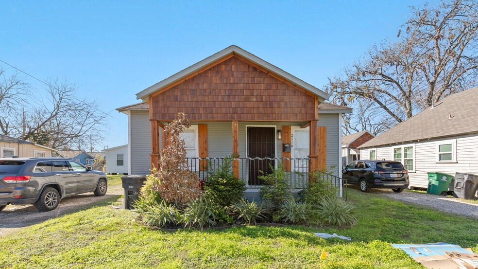 2510 Berry St, Houston, TX for sale - Building Photo - Image 2 of 2
