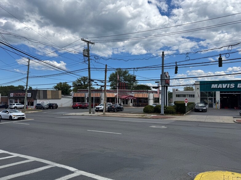 317 Boston Post Rd, Port Chester, NY for lease - Building Photo - Image 3 of 8