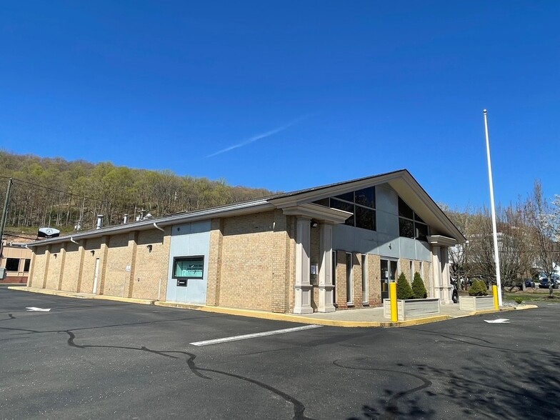 194 Amity Rd, Woodbridge, CT for lease - Building Photo - Image 1 of 9