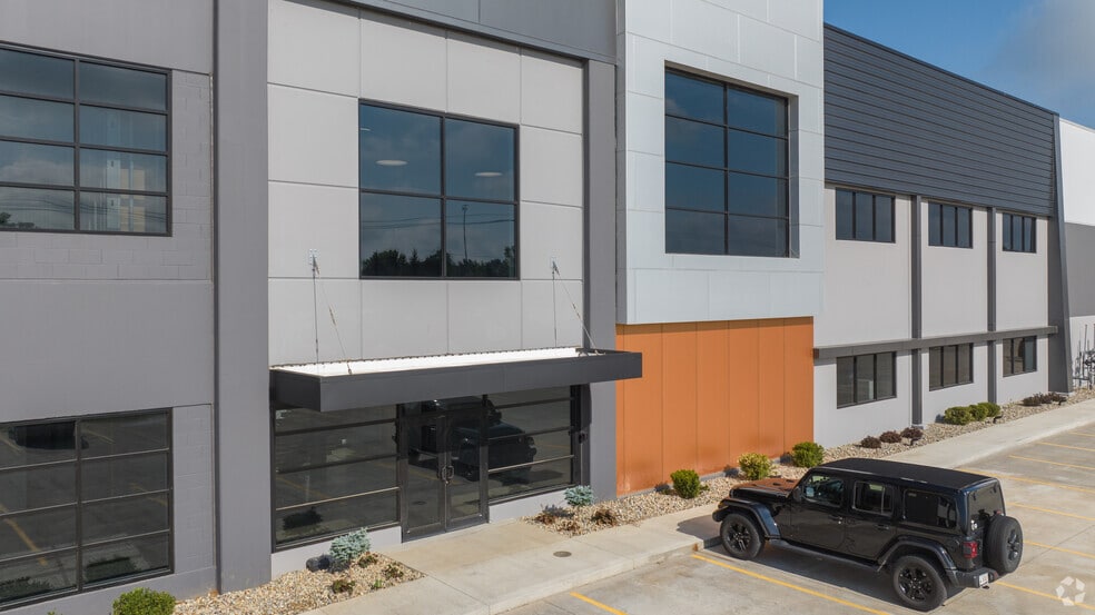 22049 Innovation Dr, Elkhart, IN for lease - Building Photo - Image 2 of 31