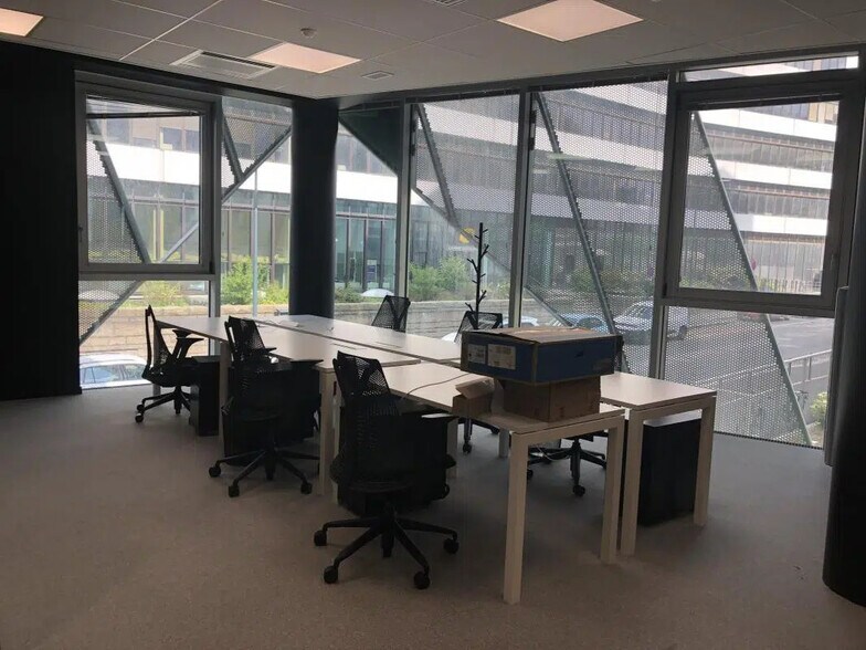Office in Rennes for lease - Interior Photo - Image 3 of 10