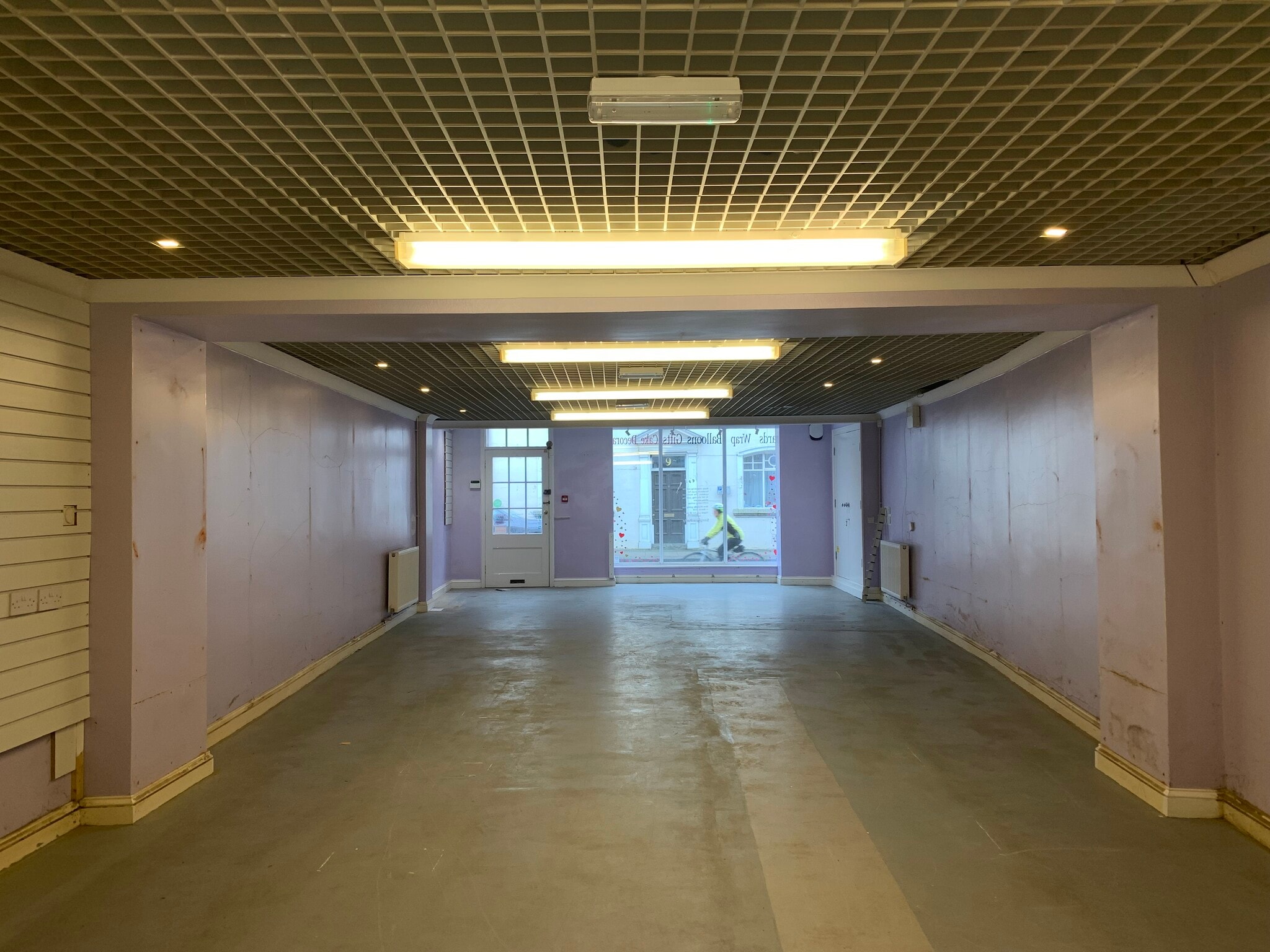 16 Bridge St, Tadcaster for lease Interior Photo- Image 1 of 4