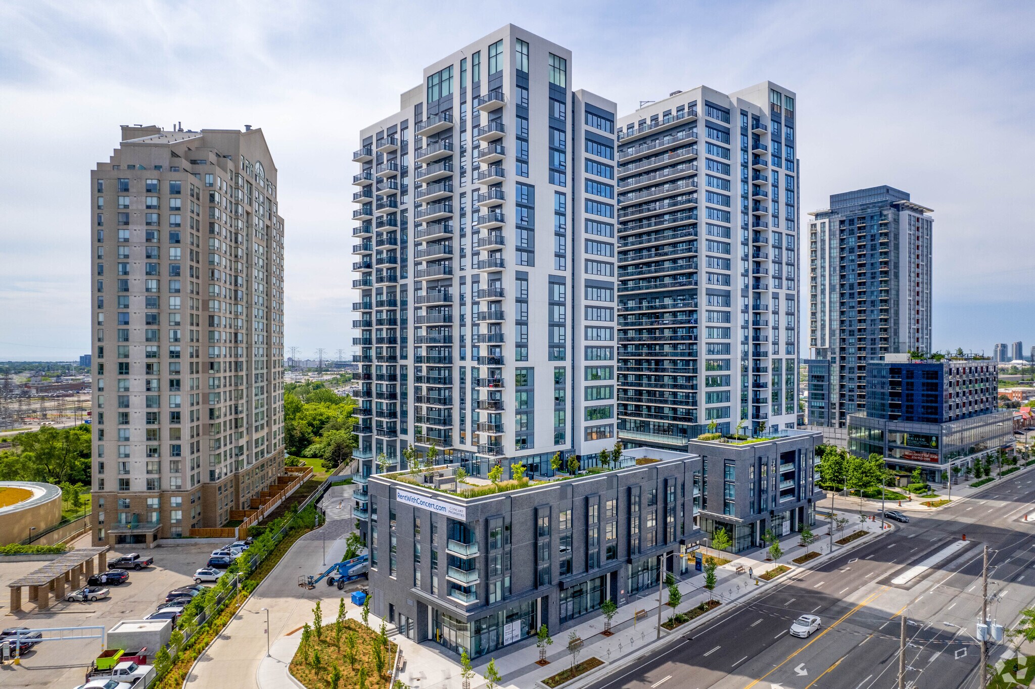 5365 W Dundas St, Toronto, ON for sale Primary Photo- Image 1 of 1