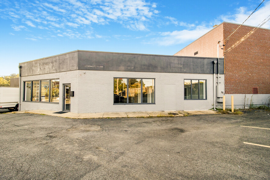 3220 Blenheim Blvd, Fairfax, VA for lease - Building Photo - Image 3 of 18