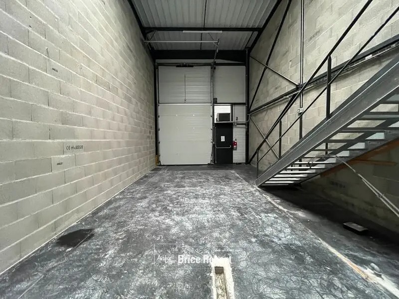 Flex in Vénissieux for lease Interior Photo- Image 1 of 1