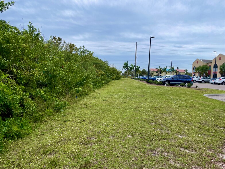 2045 Cooper, Punta Gorda, FL for sale - Building Photo - Image 3 of 9