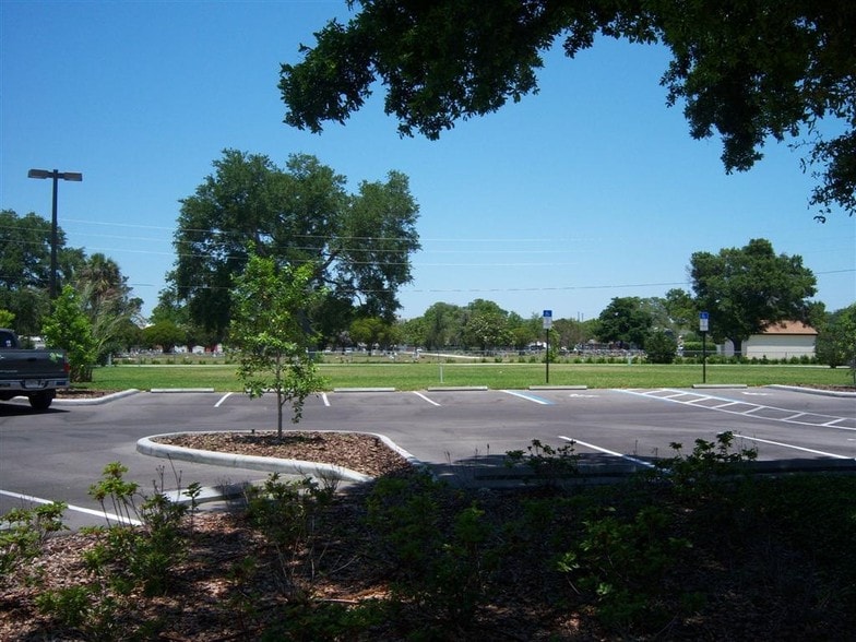 708 Lakeview Rd, Clearwater, FL for sale - Building Photo - Image 2 of 5