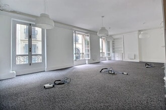 10 Avenue De L'Opera, Paris for sale Interior Photo- Image 2 of 7