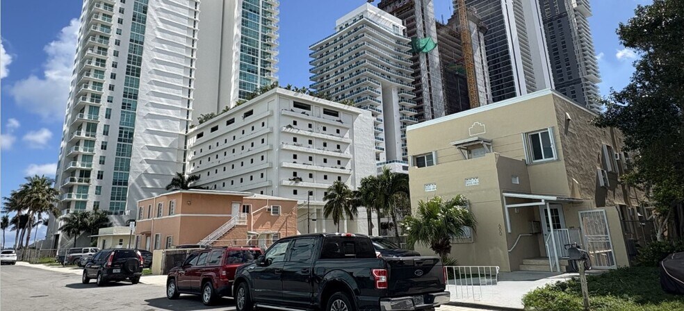 Assemblage in Edgewater portfolio of 3 properties for sale on LoopNet.com - Building Photo - Image 2 of 9