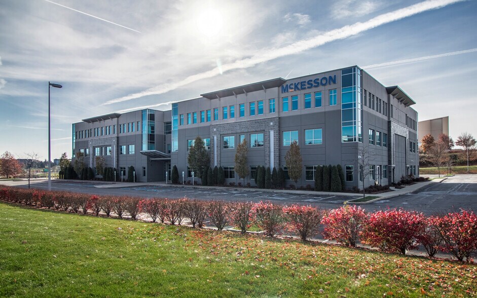 600 Lindbergh Dr, Coraopolis, PA 15108 Building Six