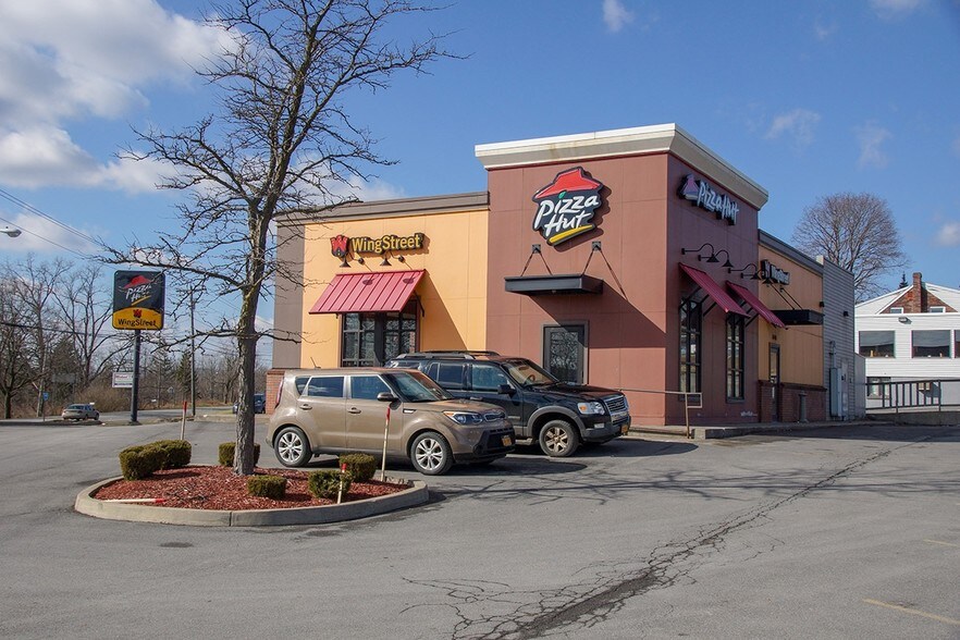 Retail in New Hartford, NY for sale - Primary Photo - Image 1 of 1