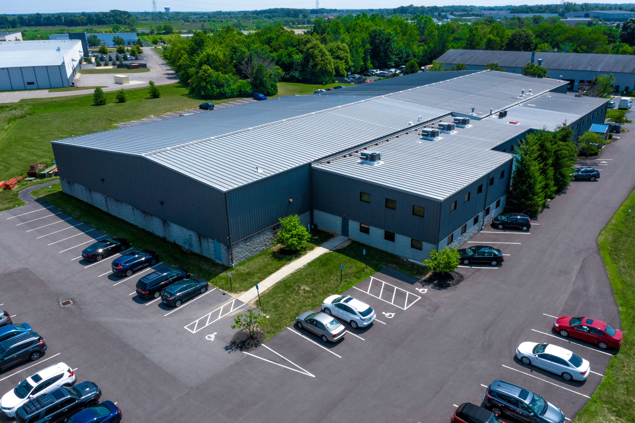 7858 Industrial Pky, Plain City, OH for lease Building Photo- Image 1 of 15